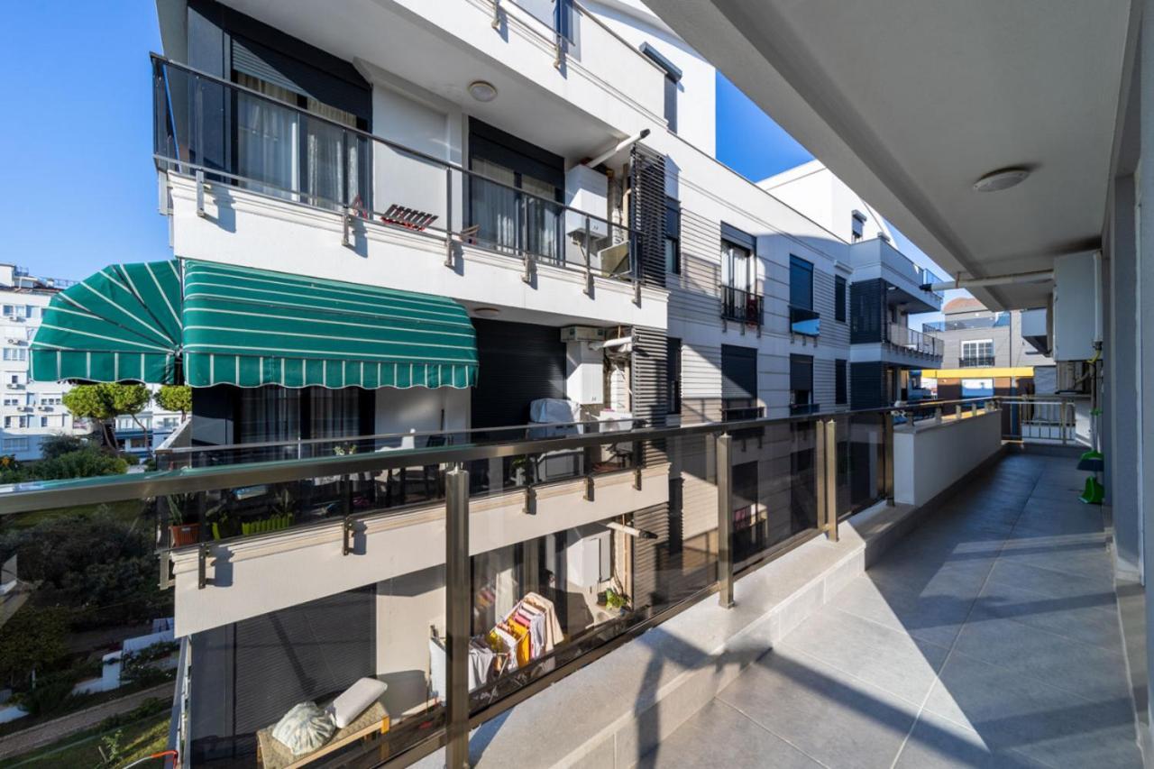 Central Flat With Balcony Near Sea In Muratpasa Apartment Antalya Exterior foto