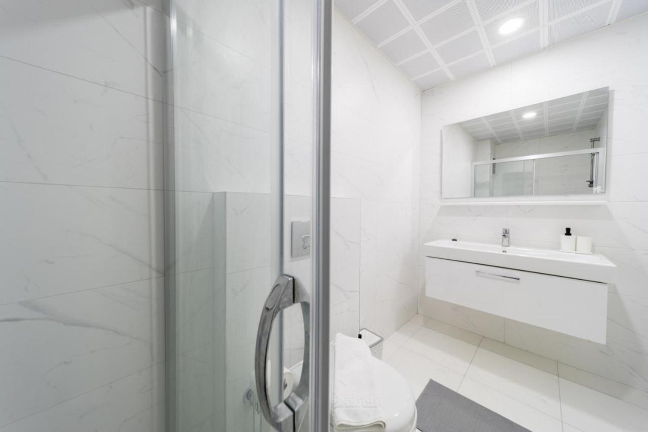 Central Flat With Balcony Near Sea In Muratpasa Apartment Antalya Exterior foto
